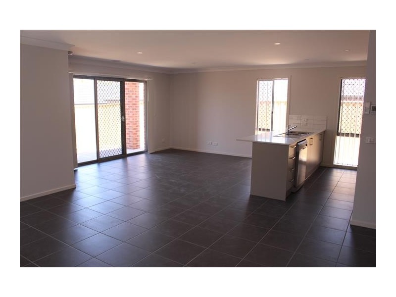 4 Holding Way, Doreen VIC 3754