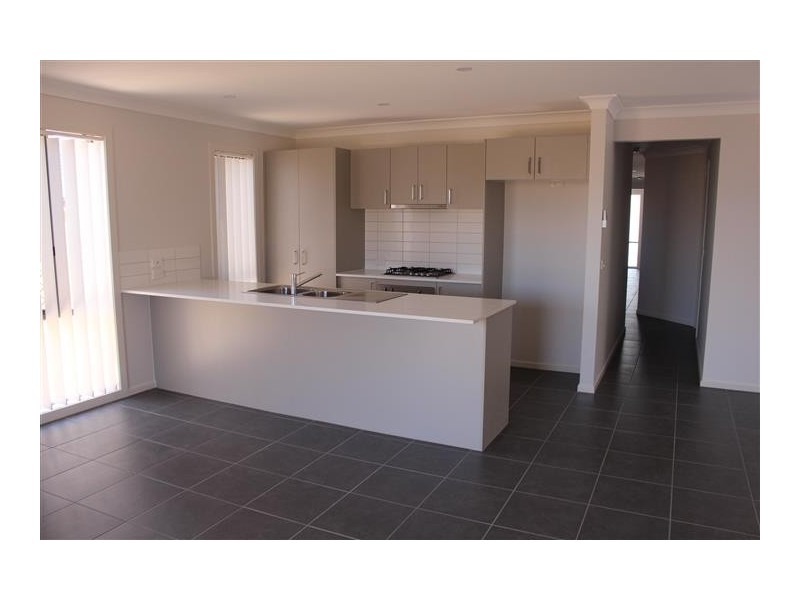 4 Holding Way, Doreen VIC 3754