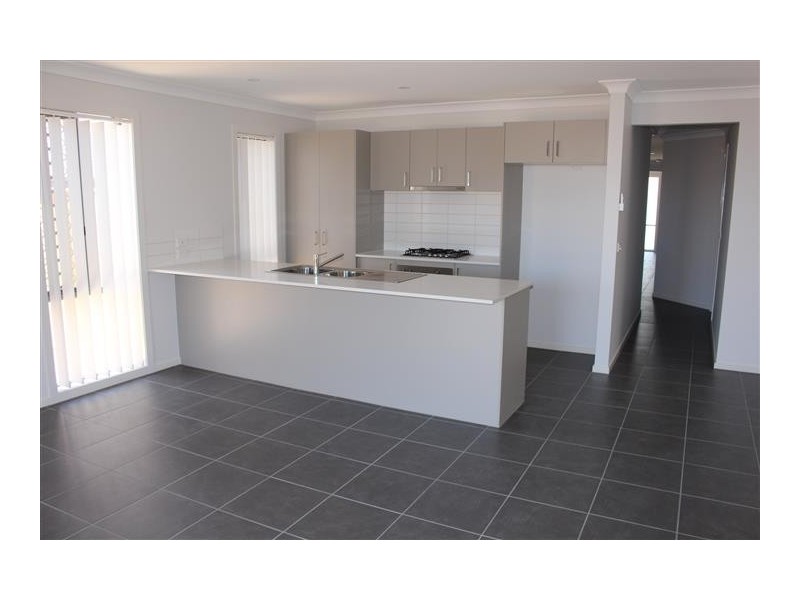 4 Holding Way, Doreen VIC 3754