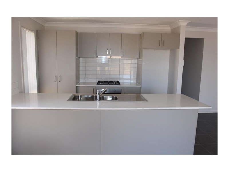 4 Holding Way, Doreen VIC 3754