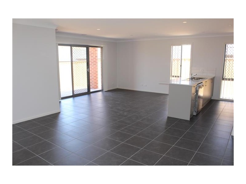 4 Holding Way, Doreen VIC 3754