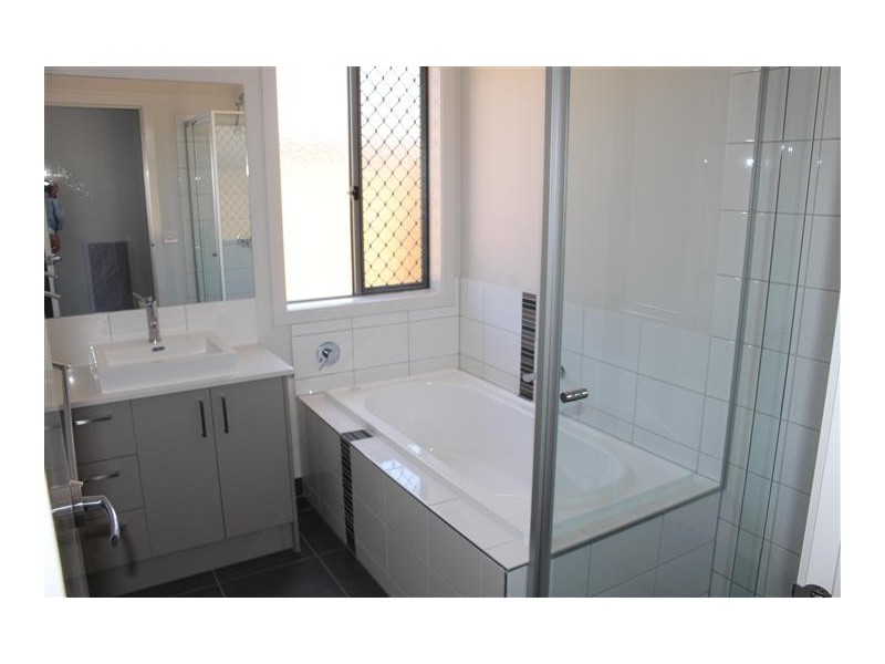 4 Holding Way, Doreen VIC 3754