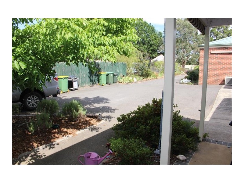 2/3 Mahoneys Road, Riddells Creek VIC 3431