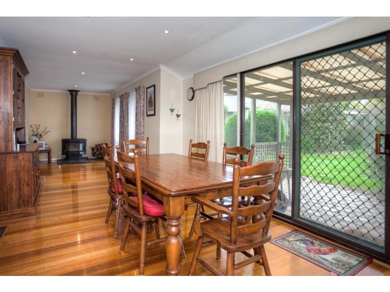 21 Worcester Road, Gisborne VIC 3437