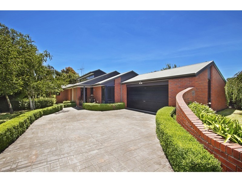16 Blair Drive, Kyneton VIC 3444