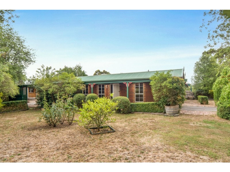 6 Scenic Court, Gisborne VIC 3437