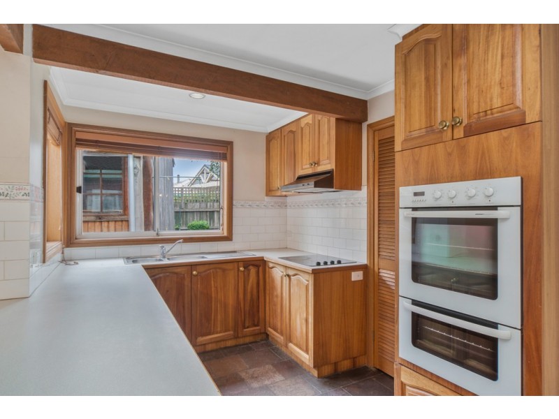 6 Scenic Court, Gisborne VIC 3437