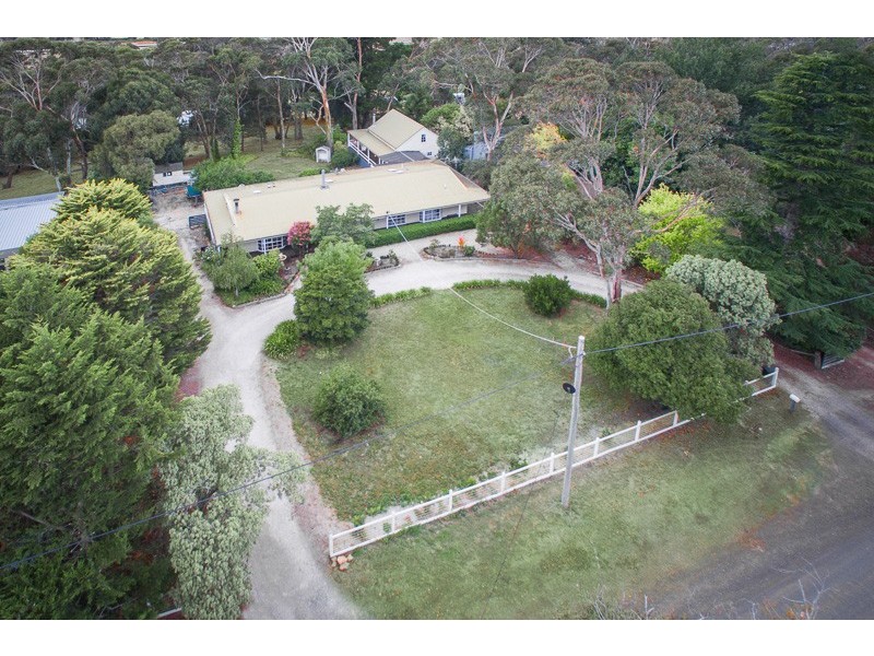 8 Zig Zag Road, Mount Macedon VIC 3441