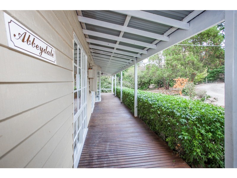 8 Zig Zag Road, Mount Macedon VIC 3441