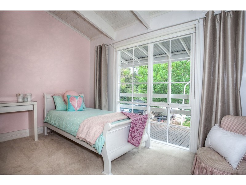 8 Zig Zag Road, Mount Macedon VIC 3441