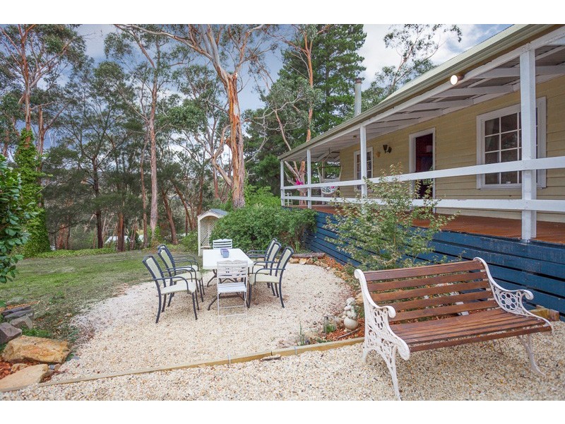 8 Zig Zag Road, Mount Macedon VIC 3441