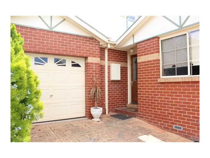 4/30 Prince Street, Gisborne VIC 3437