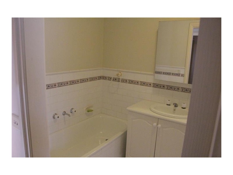 4/30 Prince Street, Gisborne VIC 3437