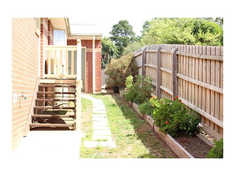 4/30 Prince Street, Gisborne VIC 3437