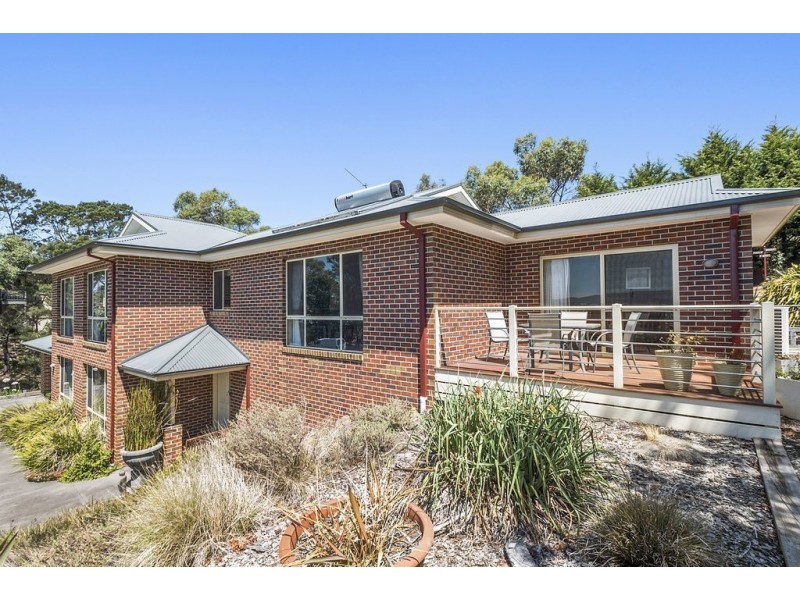 33 Wyralla Crescent, Gisborne VIC 3437