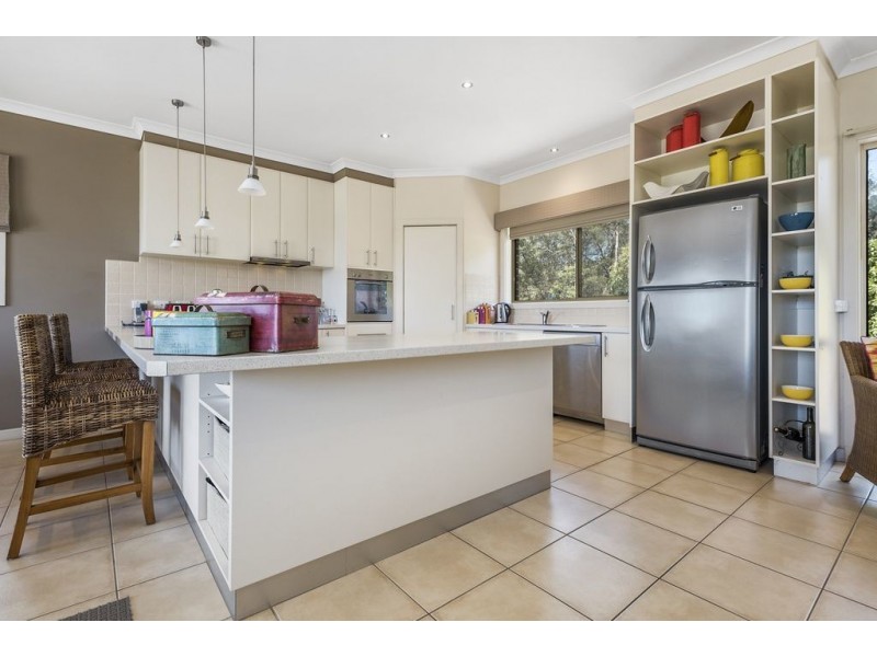 33 Wyralla Crescent, Gisborne VIC 3437
