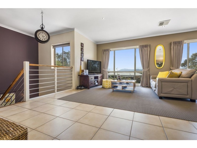 33 Wyralla Crescent, Gisborne VIC 3437