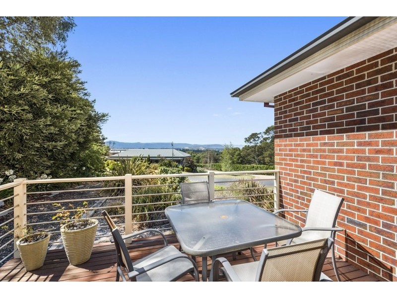 33 Wyralla Crescent, Gisborne VIC 3437