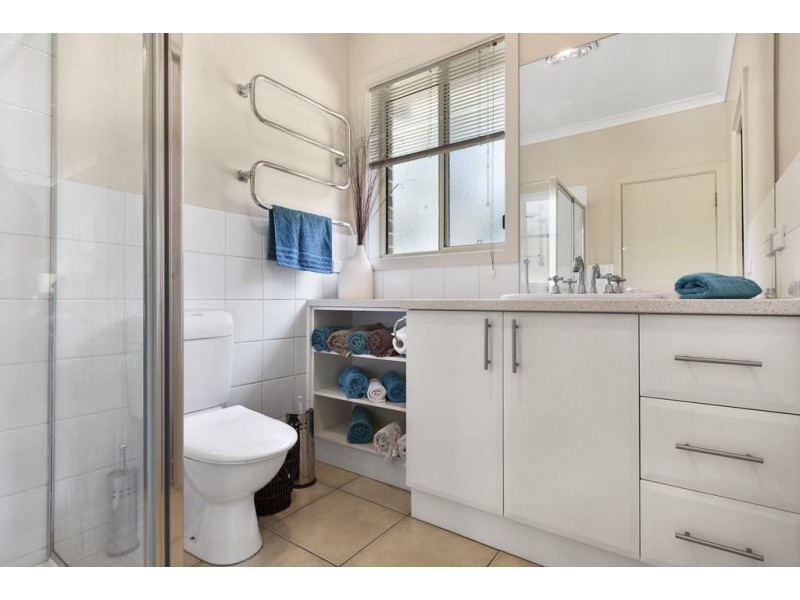 33 Wyralla Crescent, Gisborne VIC 3437