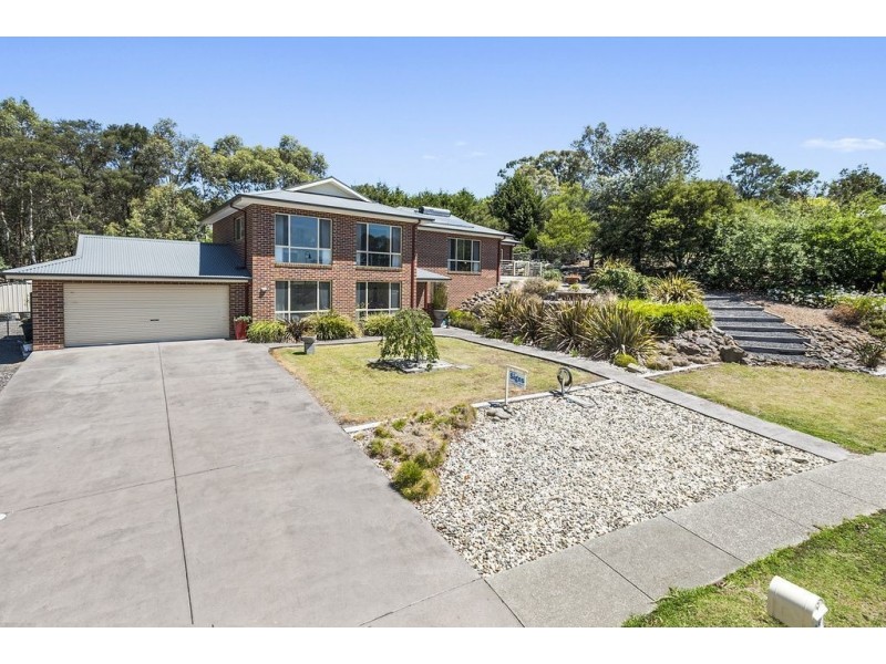 33 Wyralla Crescent, Gisborne VIC 3437