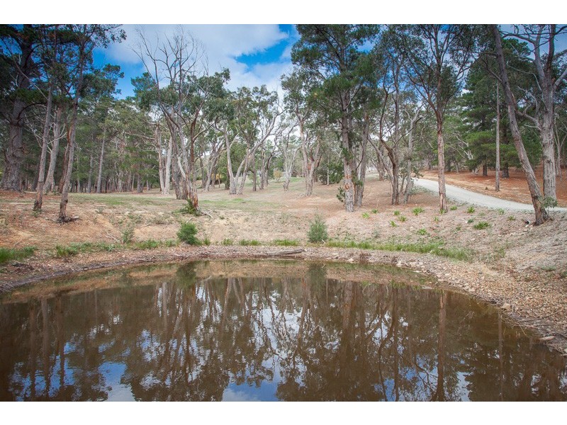 110 Kirribilli Road, New Gisborne VIC 3438