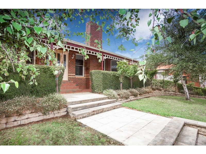 30 Robb Drive, Romsey VIC 3434