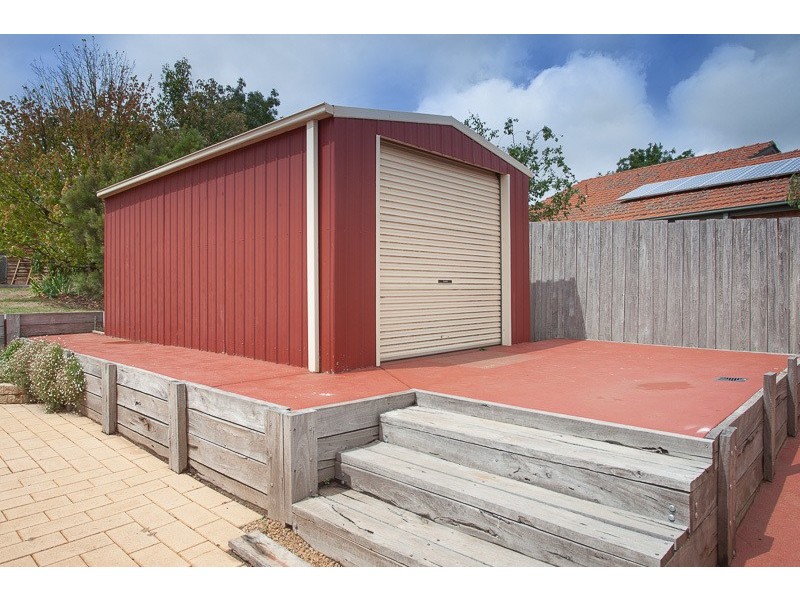 30 Robb Drive, Romsey VIC 3434