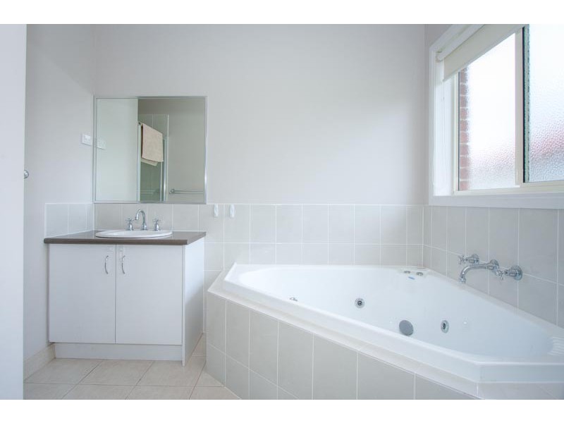 3 Thomas Place, Gisborne VIC 3437