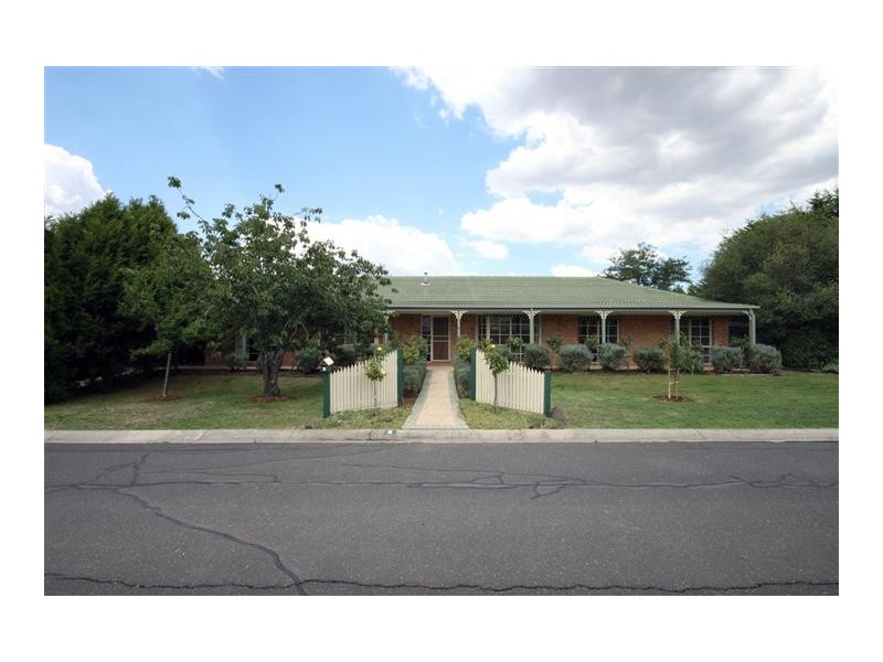 6 Chessy Park Drive, New Gisborne VIC 3438