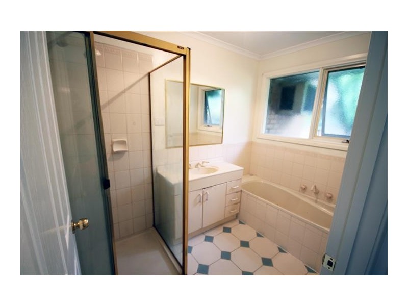 6 Chessy Park Drive, New Gisborne VIC 3438