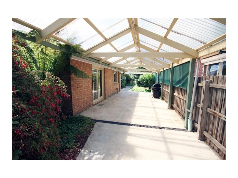 6 Chessy Park Drive, New Gisborne VIC 3438