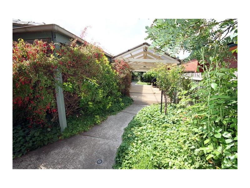 6 Chessy Park Drive, New Gisborne VIC 3438