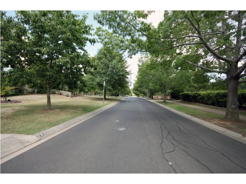 6 Chessy Park Drive, New Gisborne VIC 3438