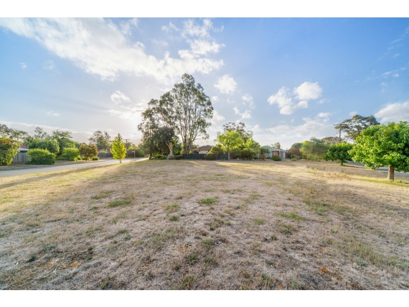 4 Gardiner Street, Gisborne VIC 3437