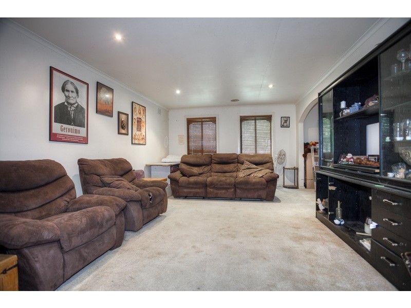 11 Oakley Court, Gisborne VIC 3437