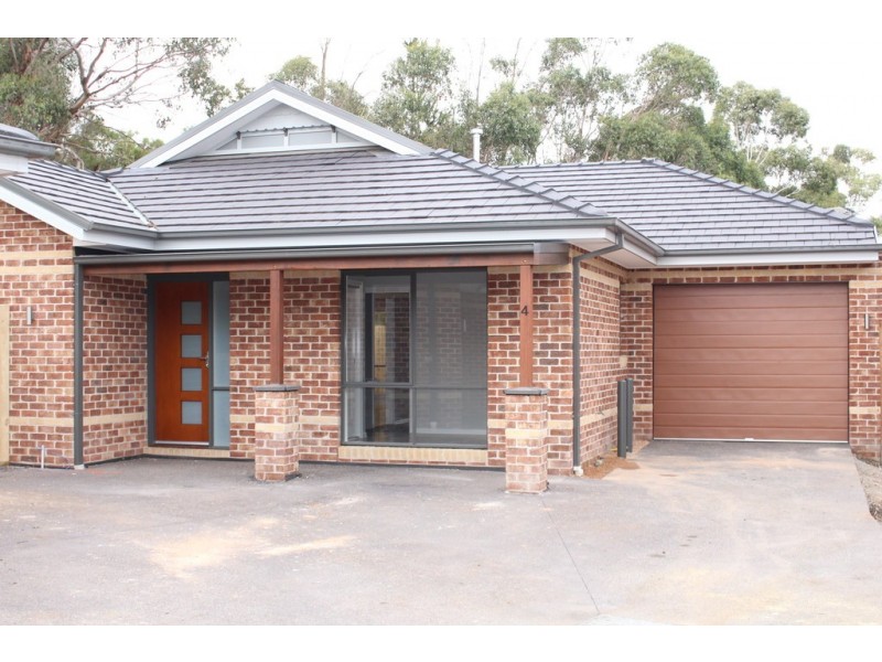 4/104 Station Road, Gisborne VIC 3437