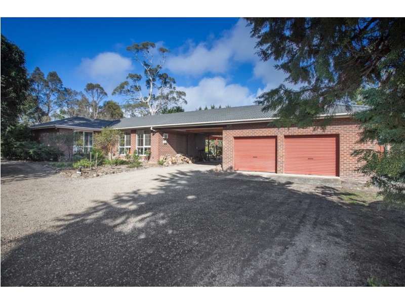 61 Heather Road, Gisborne VIC 3437
