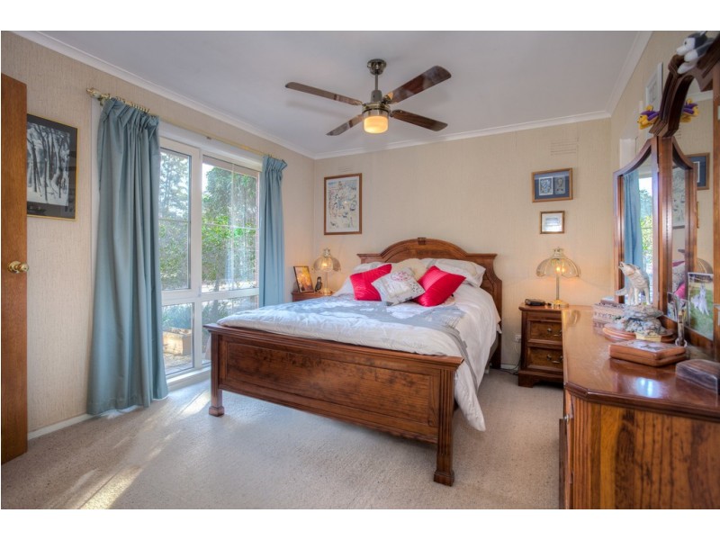 61 Heather Road, Gisborne VIC 3437