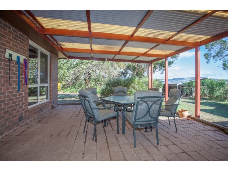 61 Heather Road, Gisborne VIC 3437