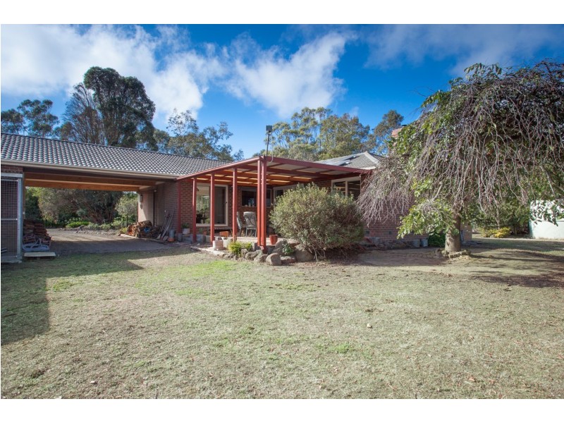61 Heather Road, Gisborne VIC 3437