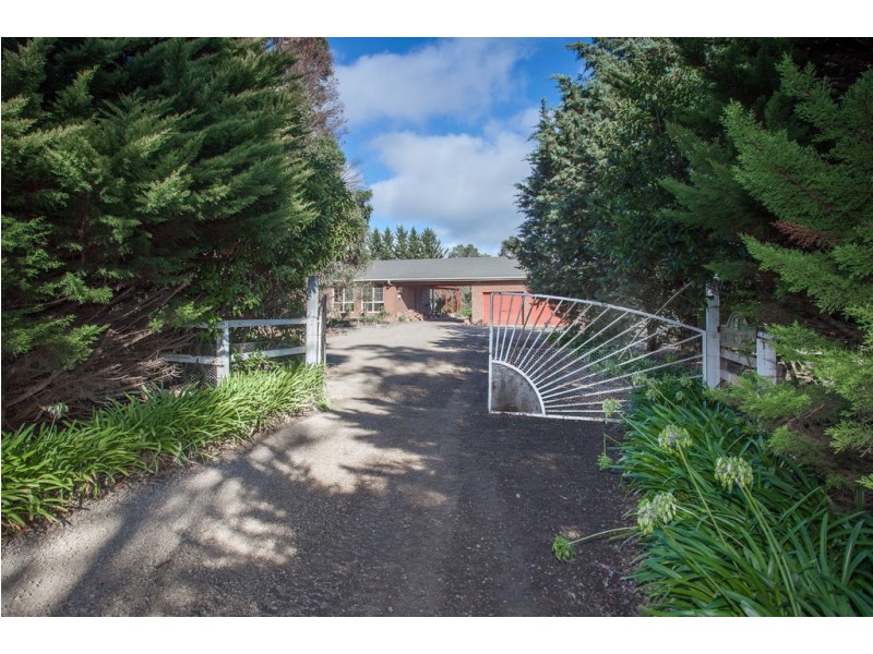 61 Heather Road, Gisborne VIC 3437