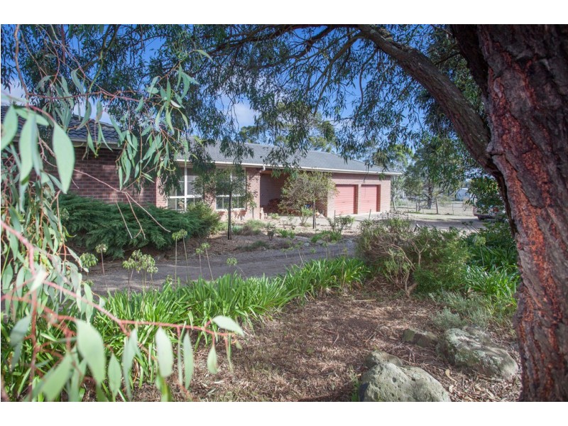 61 Heather Road, Gisborne VIC 3437