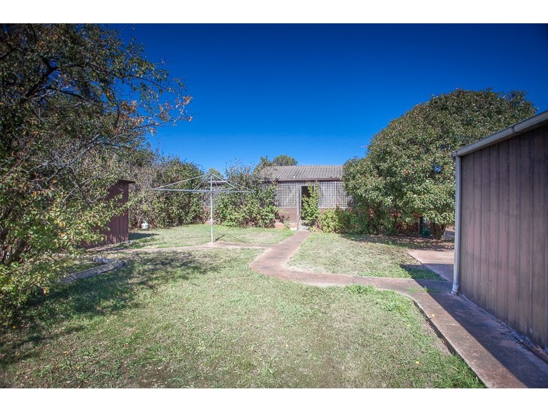 11 Grant Avenue, Gisborne VIC 3437