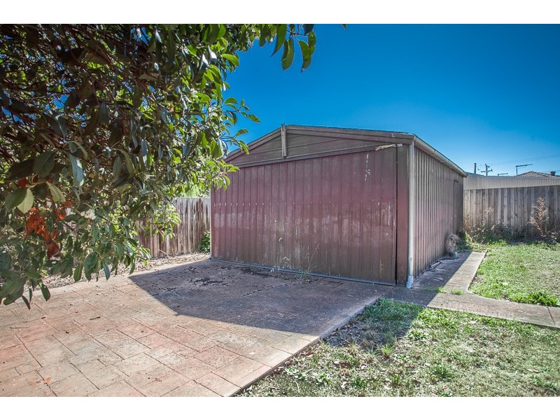 11 Grant Avenue, Gisborne VIC 3437