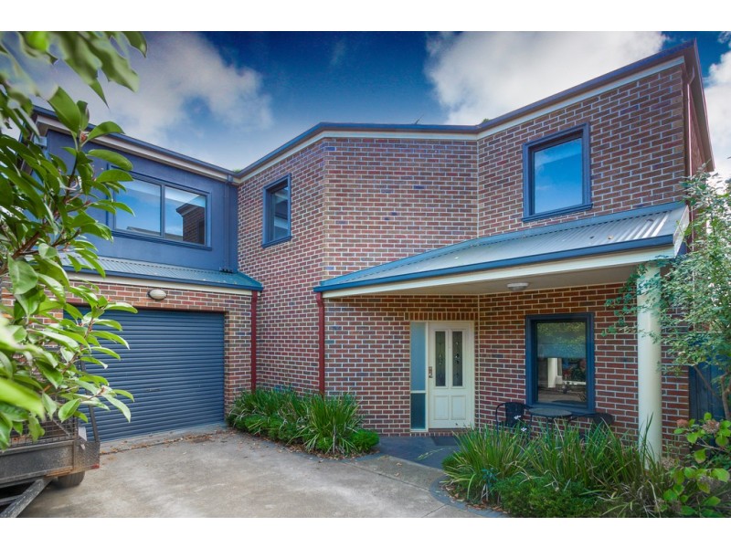 Unit 4/16 Calthorpe Street, Gisborne VIC 3437
