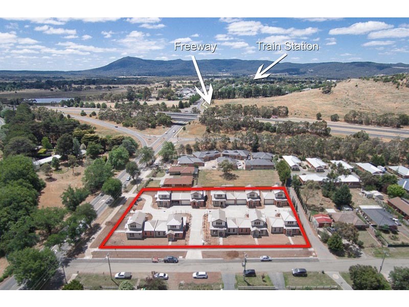 8/96 Station Road, Gisborne VIC 3437