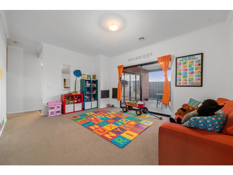12 Coop Drive, Gisborne VIC 3437