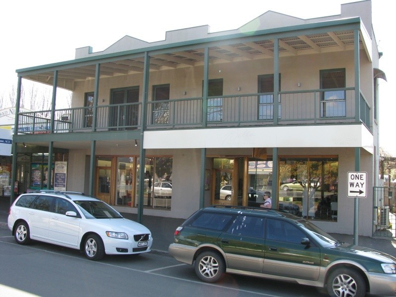 105  High Street, Woodend VIC 3442