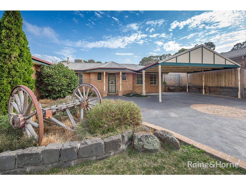 55 BALMORAL CIRCUIT, Sunbury VIC 3429