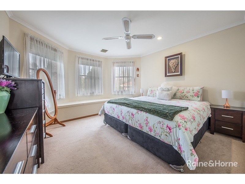 55 BALMORAL CIRCUIT, Sunbury VIC 3429